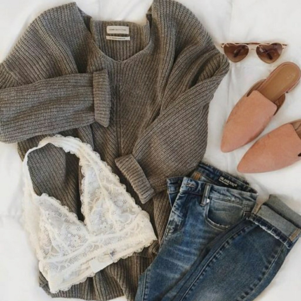 Get 5 items that create a cute outfit! Mystery Box - Picture 1 of 7